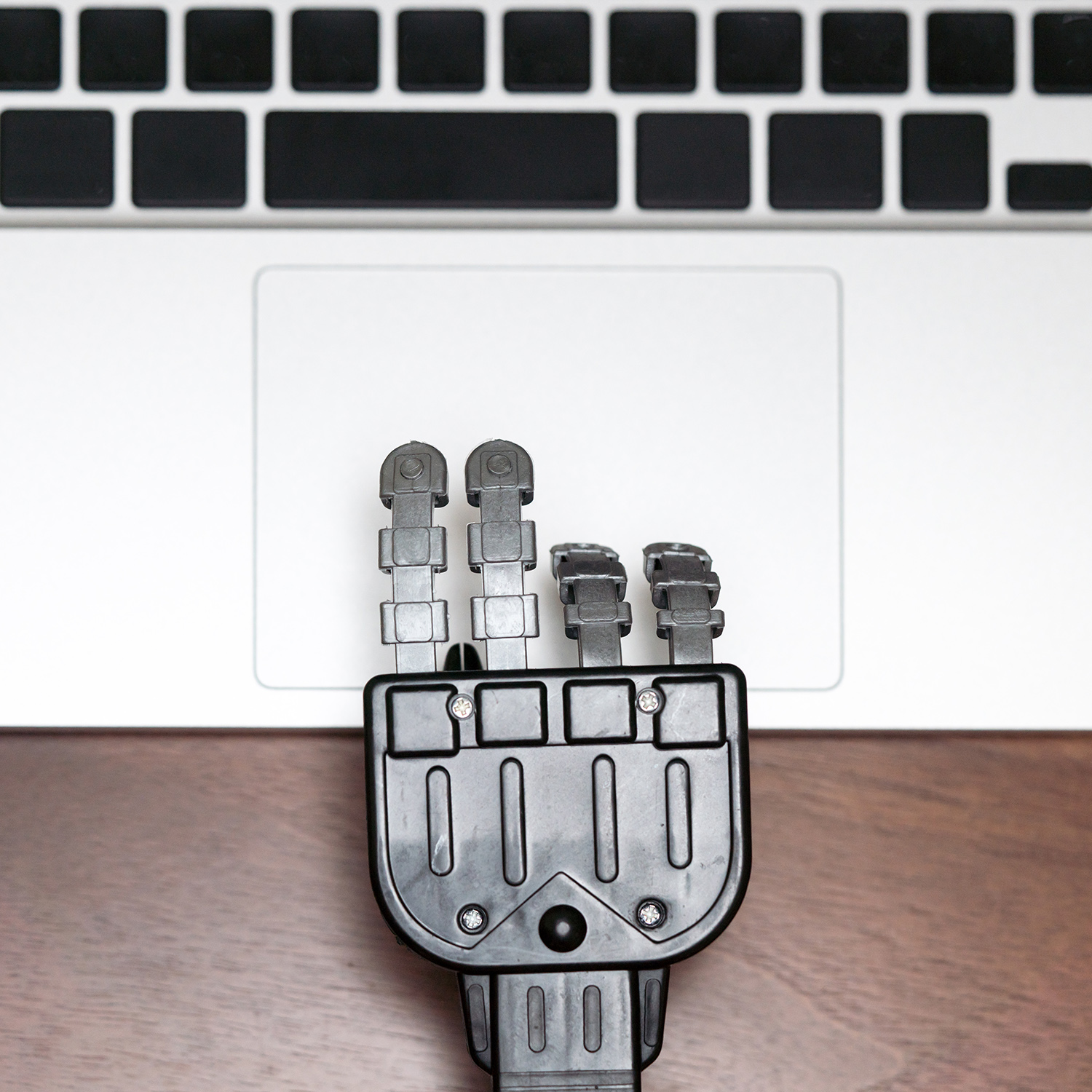 robot hand_gettyimages-682180308_square.jpg
